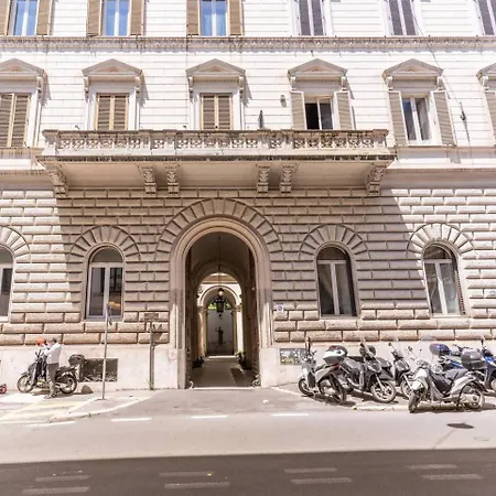 Xx Sett Flat By Barberini Trevi Fountain アパート