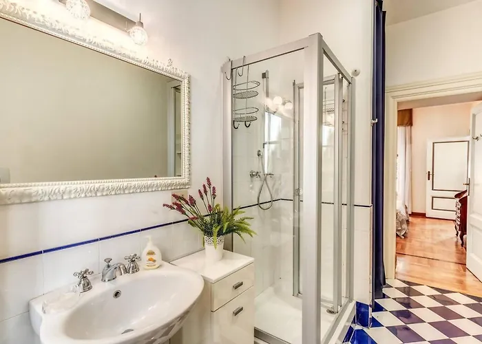 Xx Sett: Flat By Barberini Trevi Fountain Ρώμη