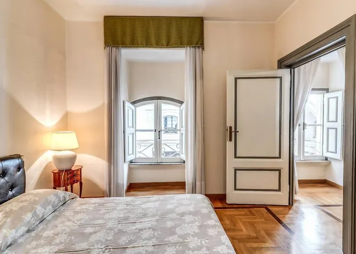 Xx Sett: Flat By Barberini Trevi Fountain